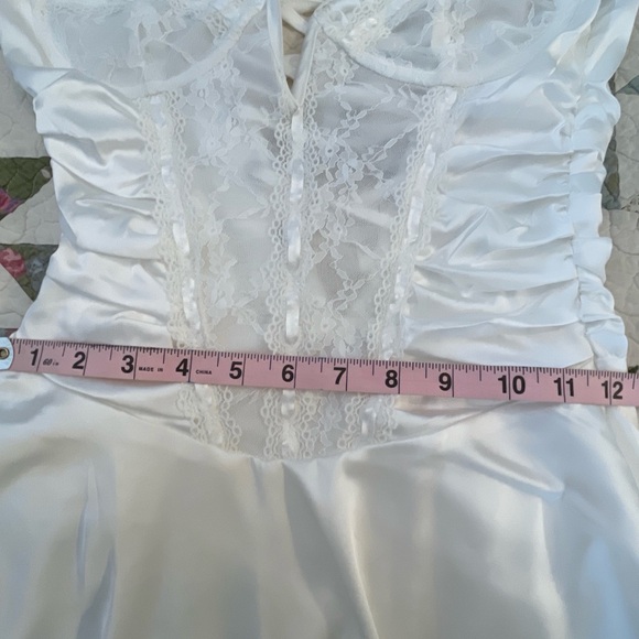 Outcast DELTA Mini Dress White Lace Tie Back NWT Size Small - Picture 15 of 16